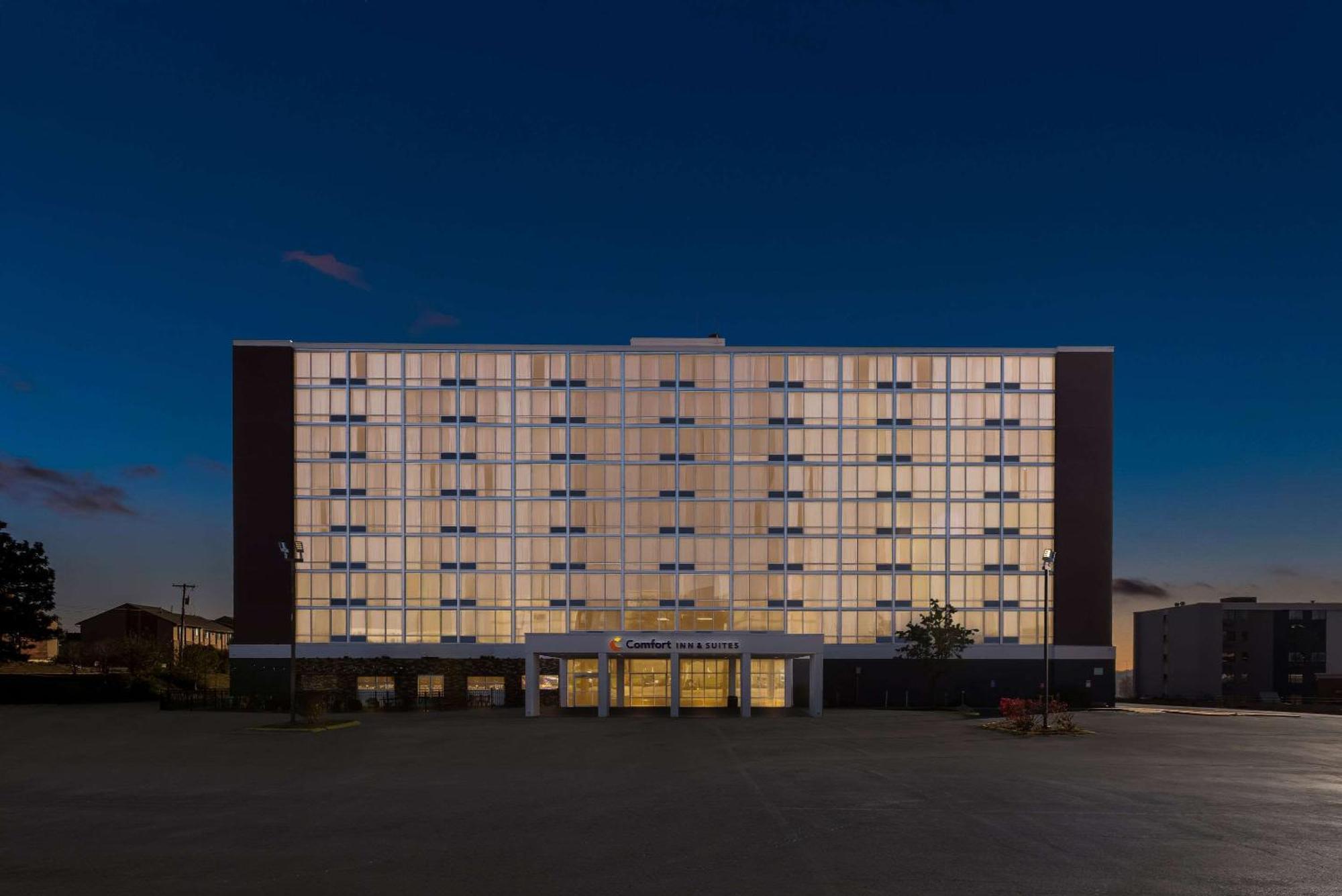 Comfort Inn & Suites Omaha Central Exterior foto